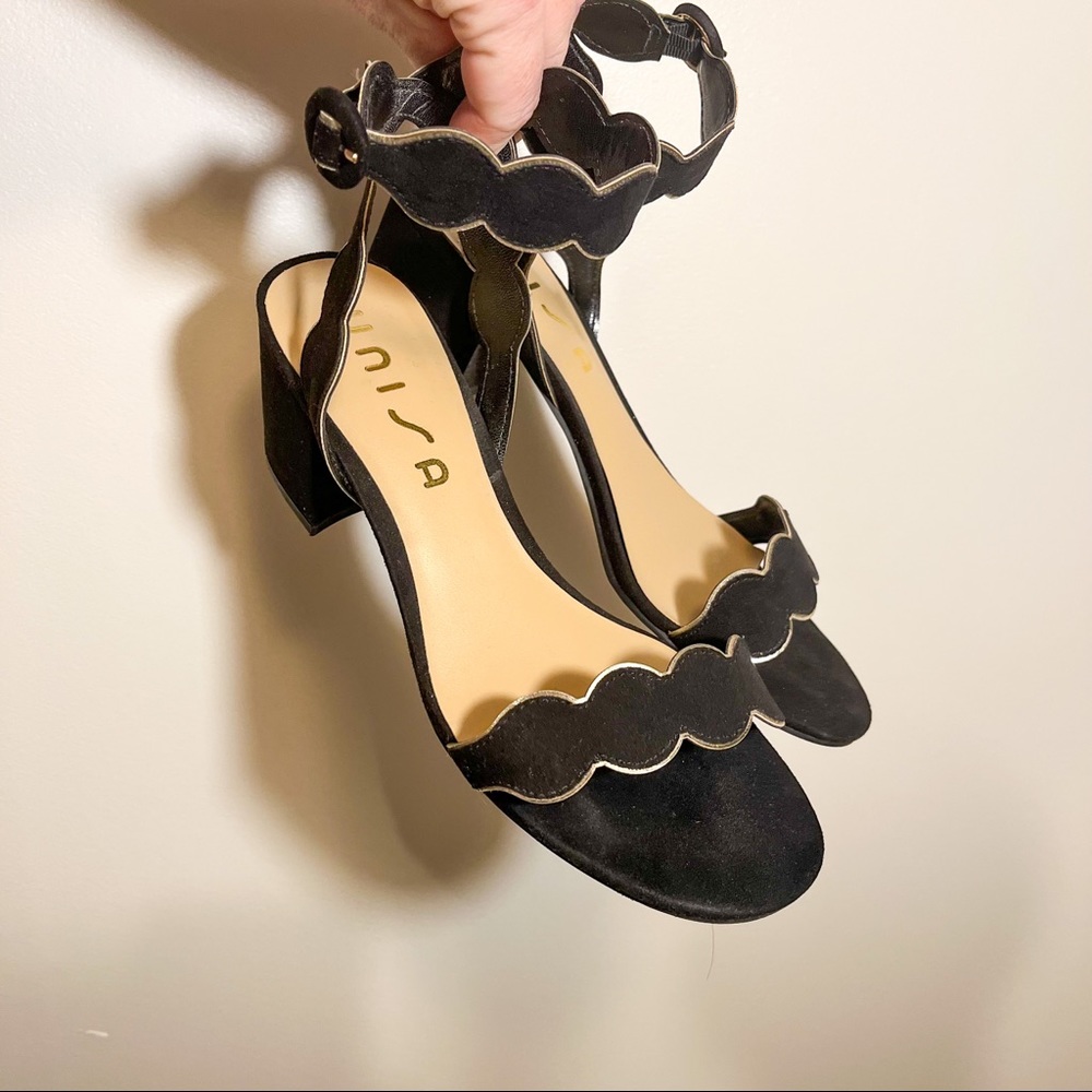 Unisa Black and Gold Scallop Heels